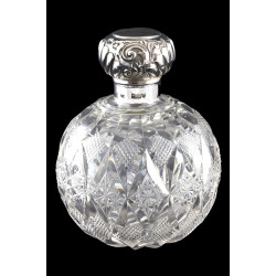 Victorian Silver Mounted Cut Glass Scent Bottle 1899 Victorian Silver Mounted Cut Glass Scent Bottle 1899